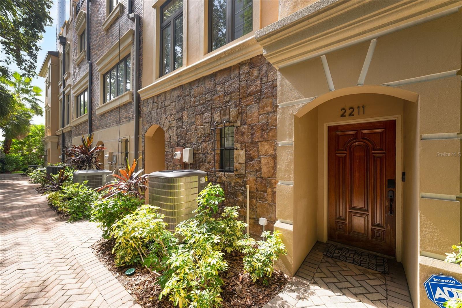 Image 26 of 31 For 2211 Soho Bay Court