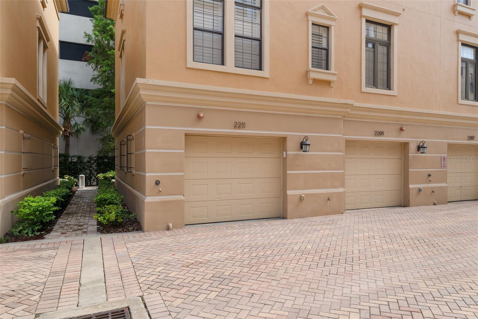 Image 29 of 31 For 2211 Soho Bay Court