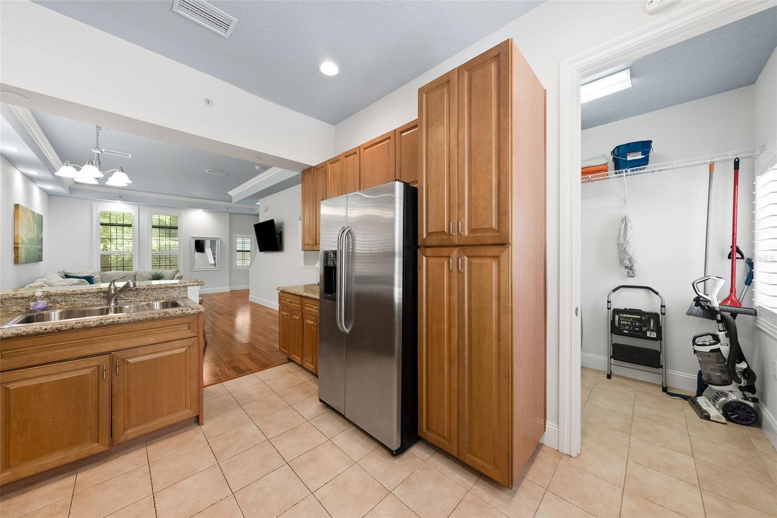 Image 9 of 31 For 2211 Soho Bay Court