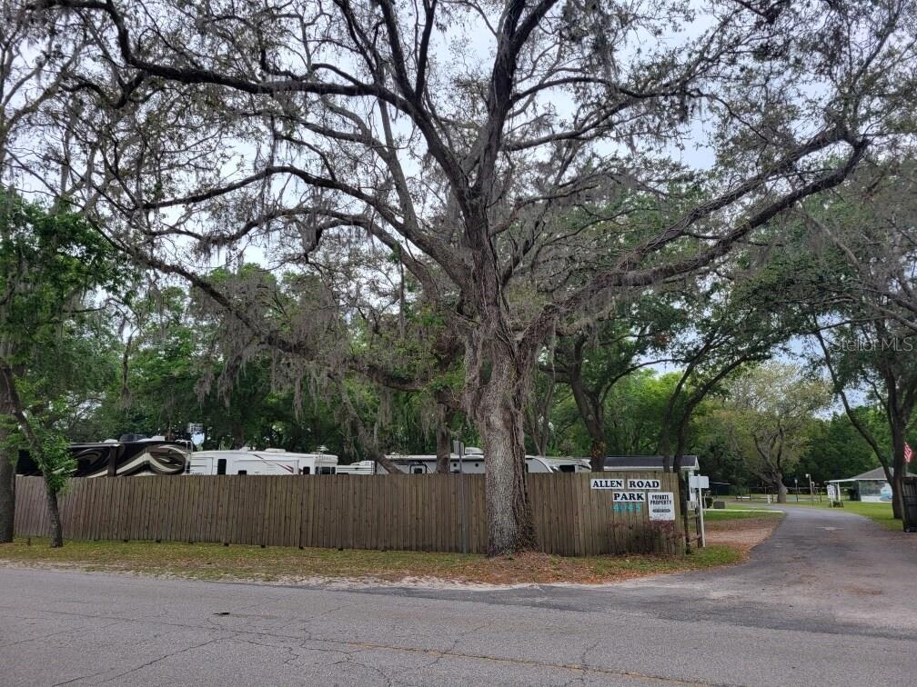 Listing photo id 8 for 4045 Allen Rd