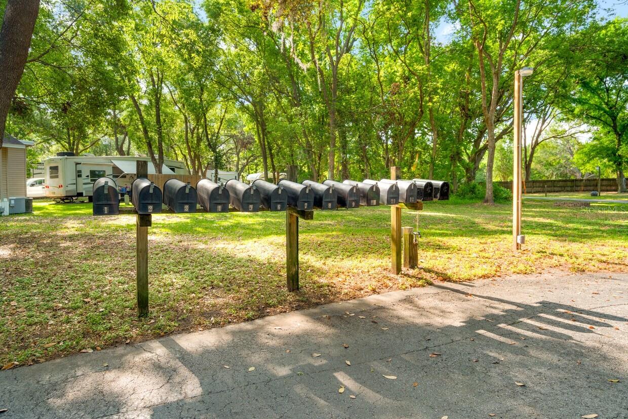 Listing photo id 10 for 4045 Allen Rd