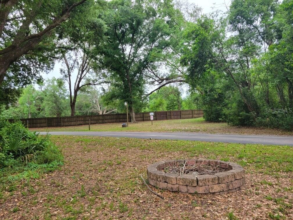 Listing photo id 12 for 4045 Allen Rd