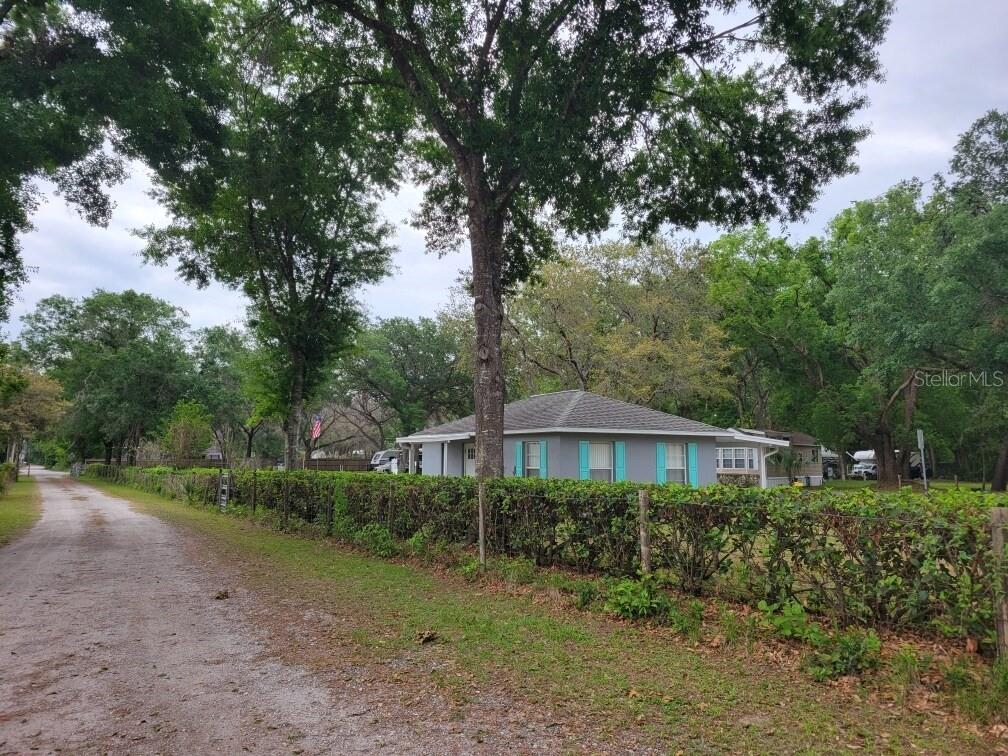 Listing photo id 15 for 4045 Allen Rd