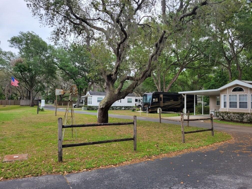 Listing photo id 16 for 4045 Allen Rd