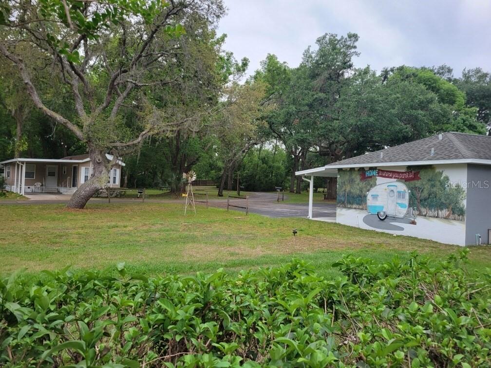 Listing photo id 20 for 4045 Allen Rd