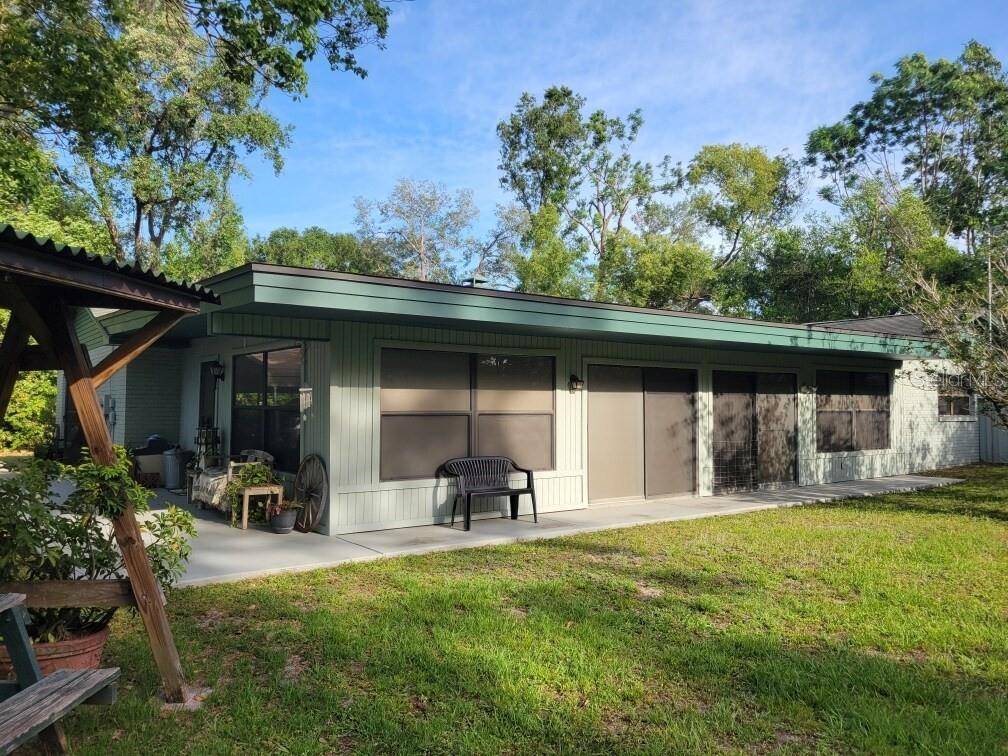 Listing photo id 30 for 4045 Allen Rd