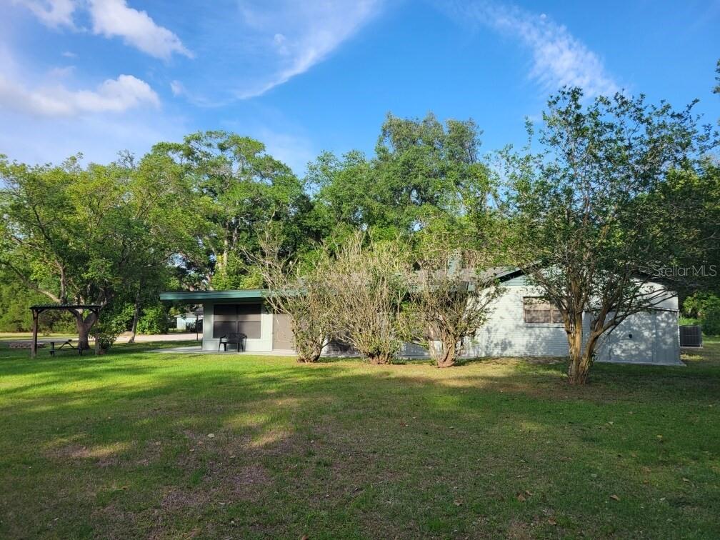 Listing photo id 31 for 4045 Allen Rd