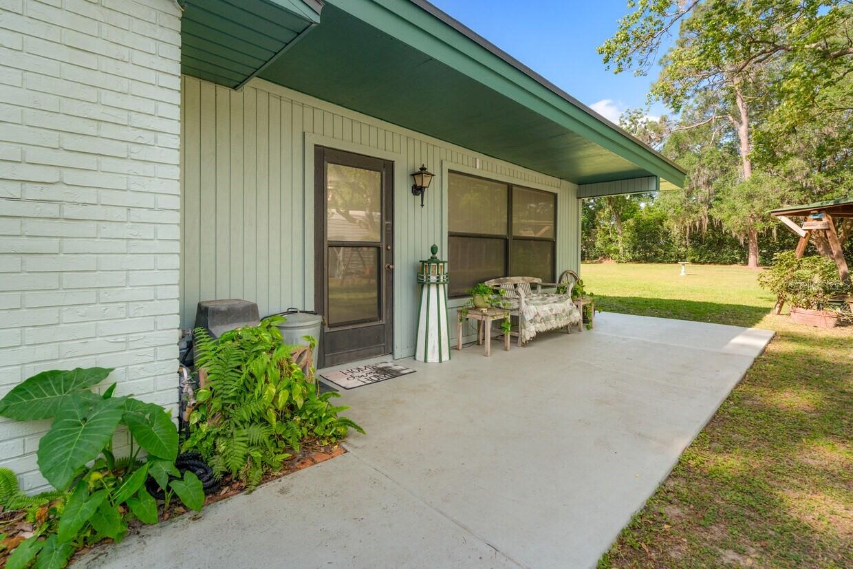 Listing photo id 32 for 4045 Allen Rd