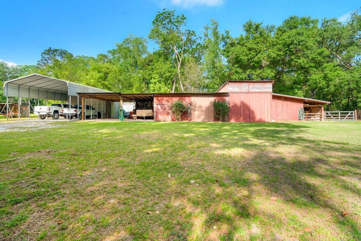 Listing photo id 35 for 4045 Allen Rd