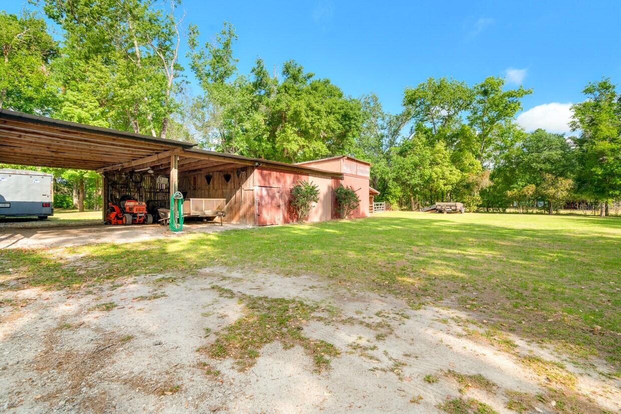 Listing photo id 37 for 4045 Allen Rd