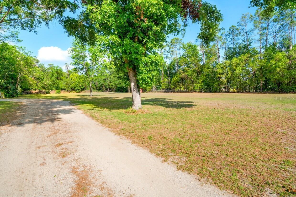 Listing photo id 40 for 4045 Allen Rd