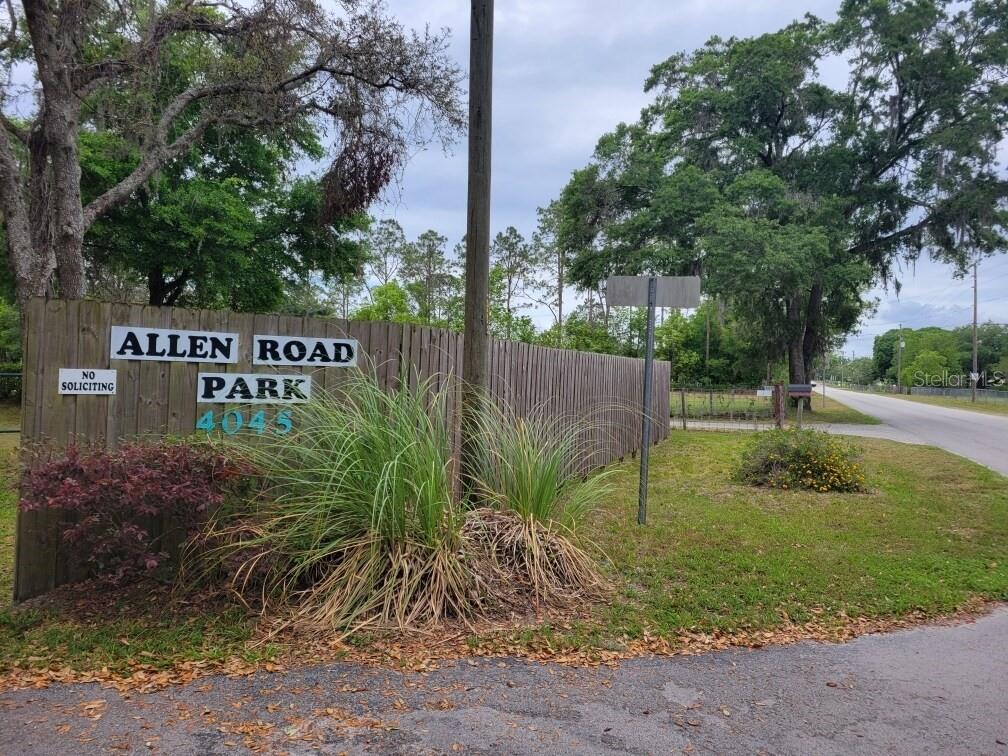 Listing photo id 3 for 4045 Allen Rd