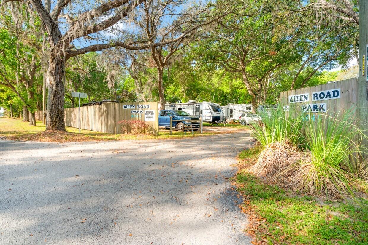 Listing photo id 4 for 4045 Allen Rd