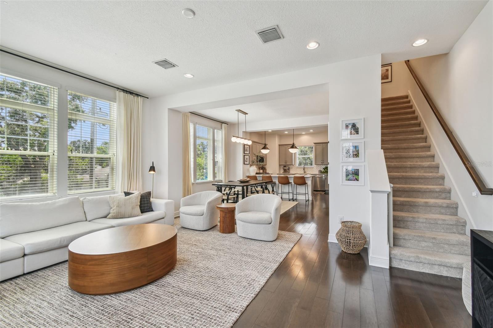 Image 11 of 27 For 115 Arrawana Avenue 1