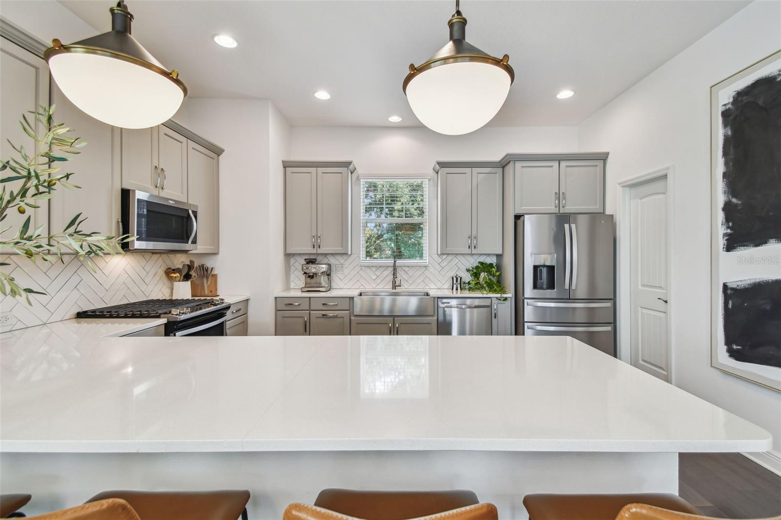 Image 12 of 27 For 115 Arrawana Avenue 1