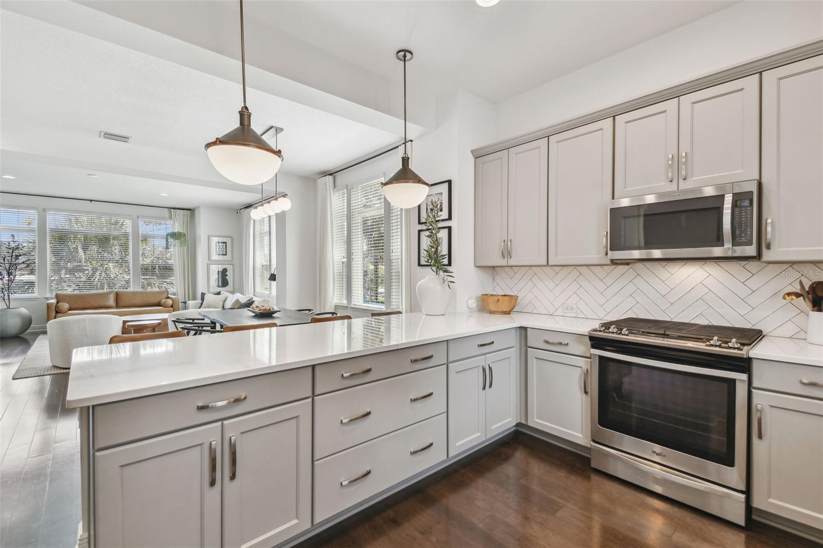 Image 14 of 27 For 115 Arrawana Avenue 1