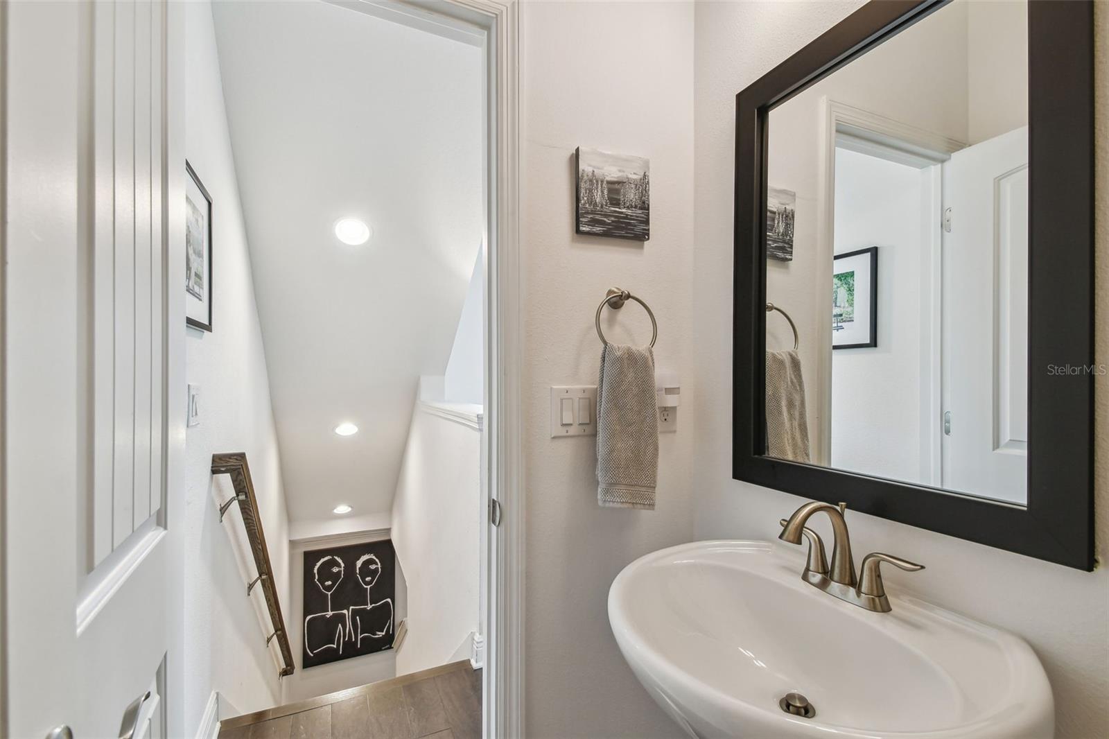 Image 15 of 27 For 115 Arrawana Avenue 1