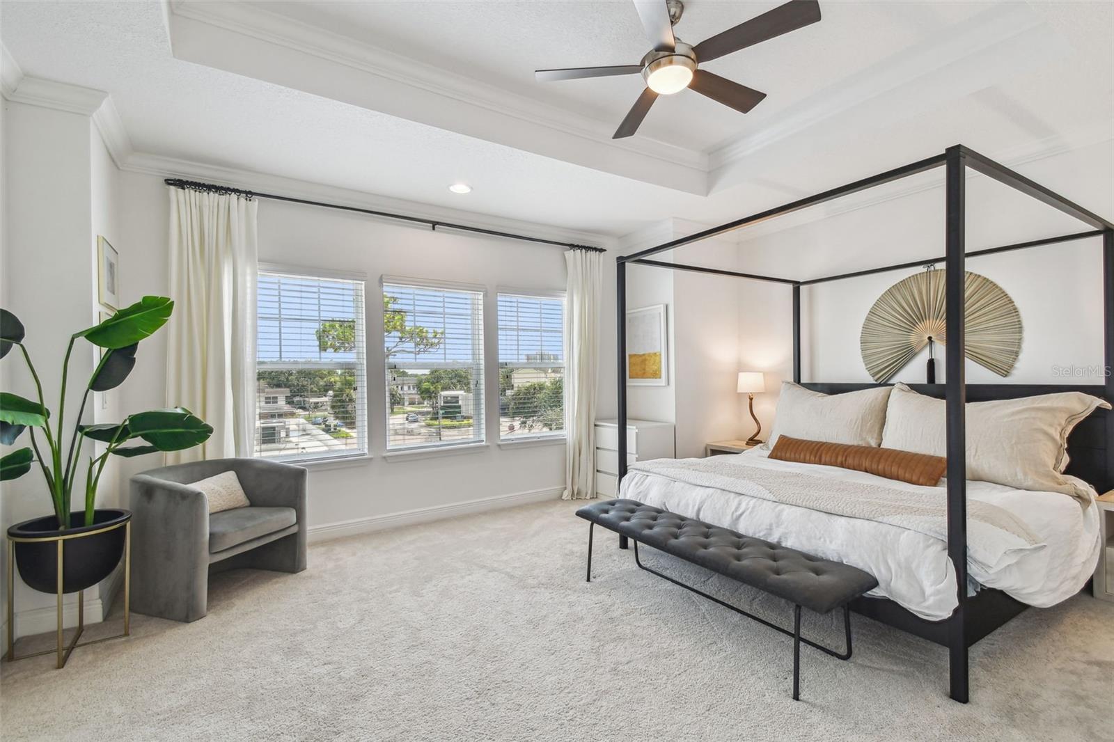 Image 16 of 27 For 115 Arrawana Avenue 1