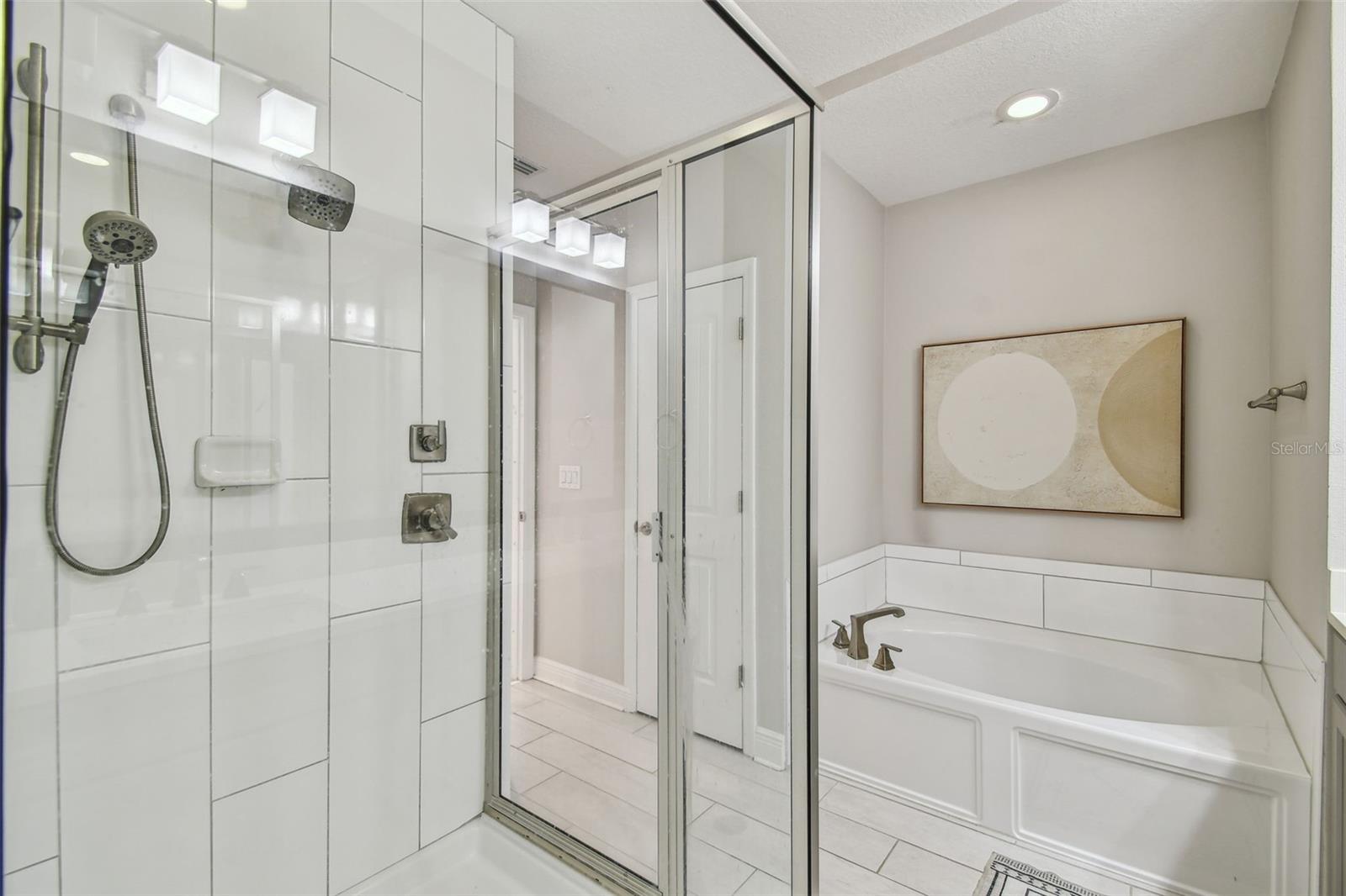 Image 18 of 27 For 115 Arrawana Avenue 1
