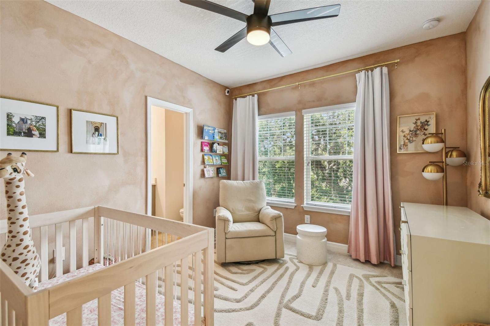Image 19 of 27 For 115 Arrawana Avenue 1