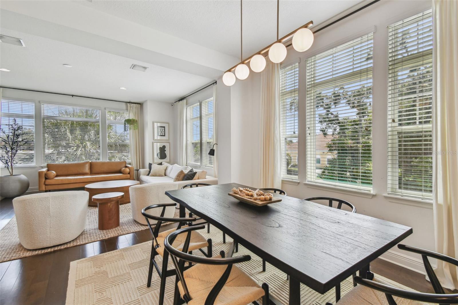 Image 7 of 27 For 115 Arrawana Avenue 1
