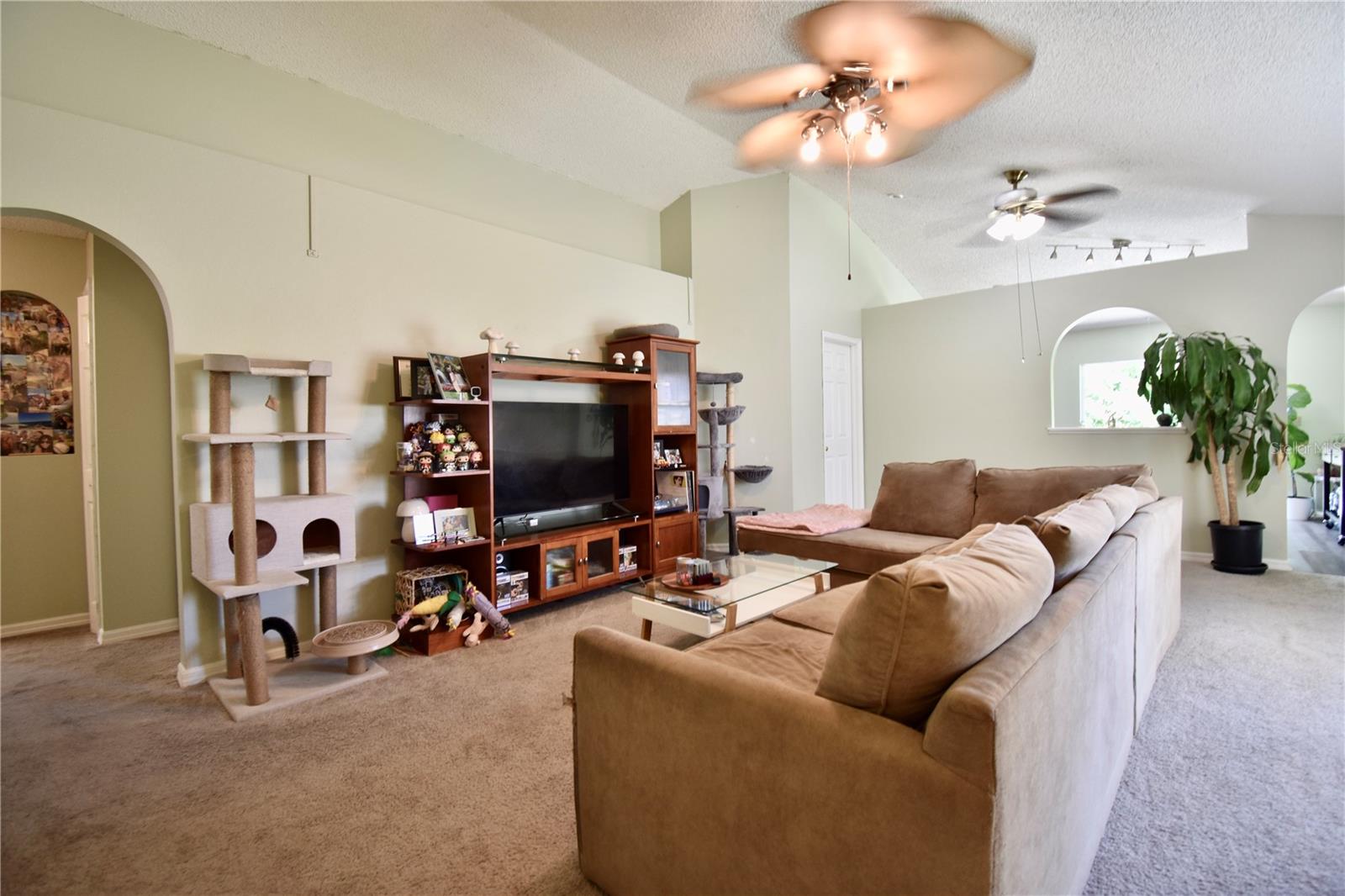 Image 3 of 16 For 10507 Opus Drive
