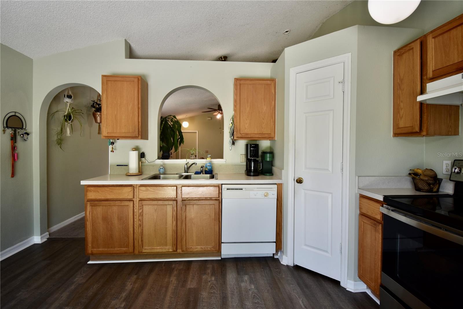 Image 7 of 16 For 10507 Opus Drive