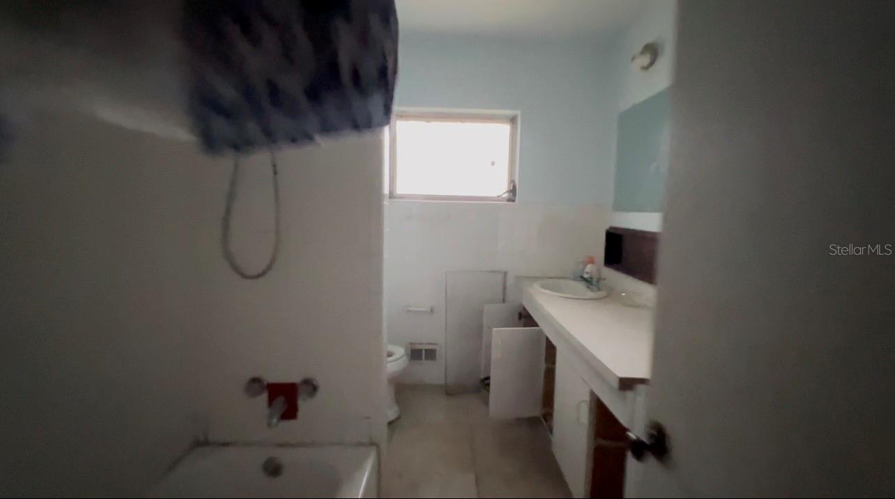 Image 2 of 4 For 627 24th Street