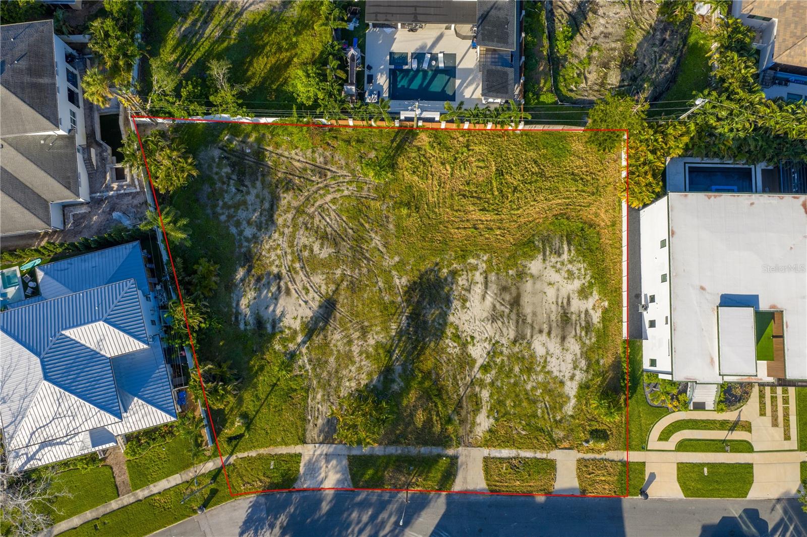 Image 6 of 8 For 608 Alda Way Ne
