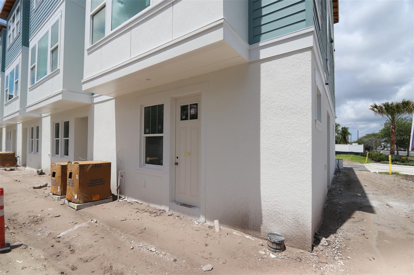 Listing photo id 0 for 499 31st Way N