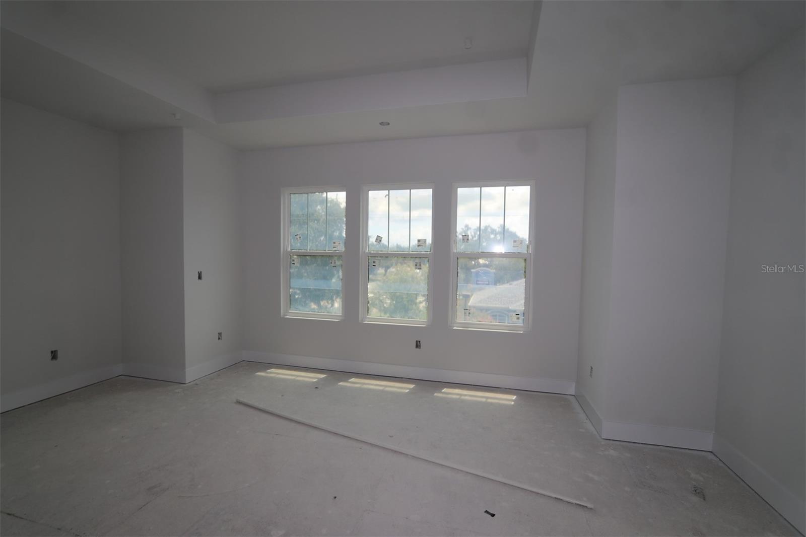 Listing photo id 4 for 499 31st Way N