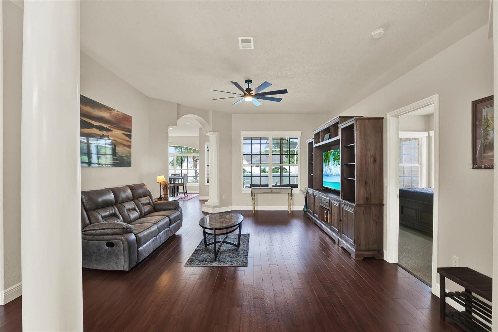 Image 12 of 40 For 7858 Roundelay Drive