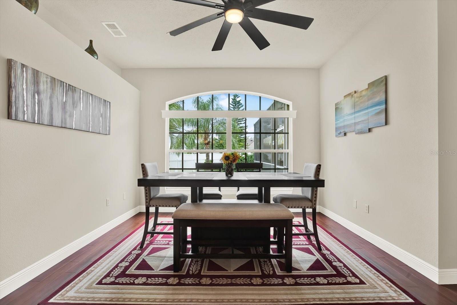 Image 17 of 40 For 7858 Roundelay Drive