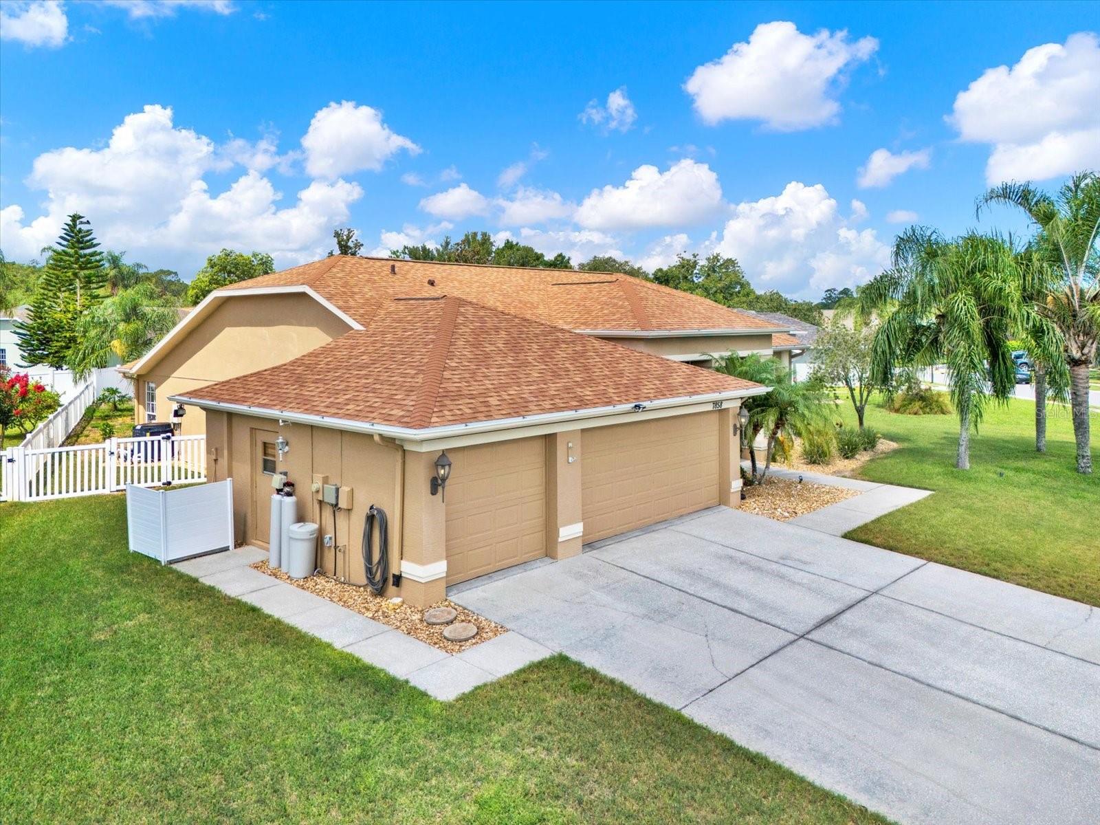 Image 36 of 40 For 7858 Roundelay Drive
