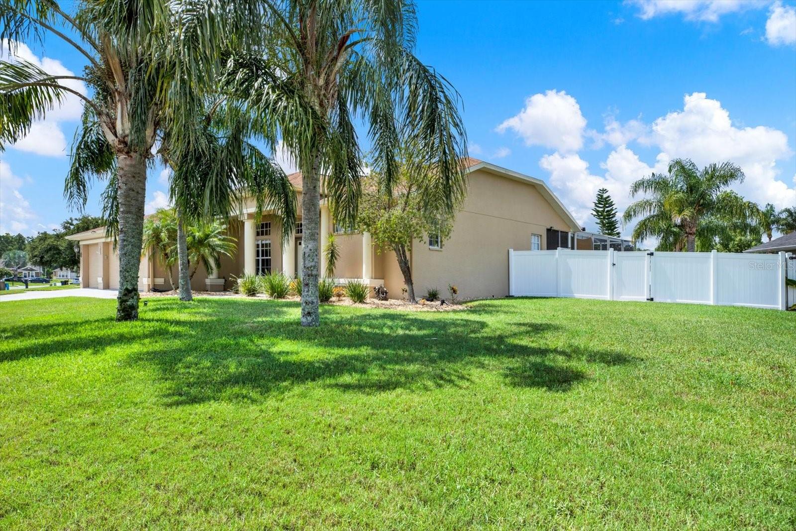 Image 37 of 40 For 7858 Roundelay Drive