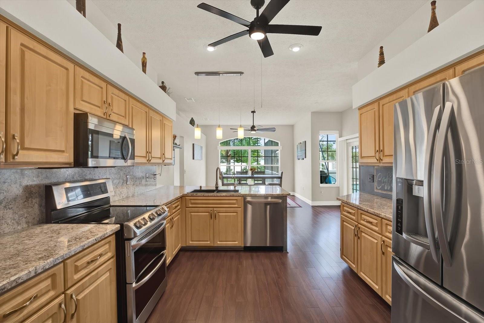 Image 8 of 40 For 7858 Roundelay Drive