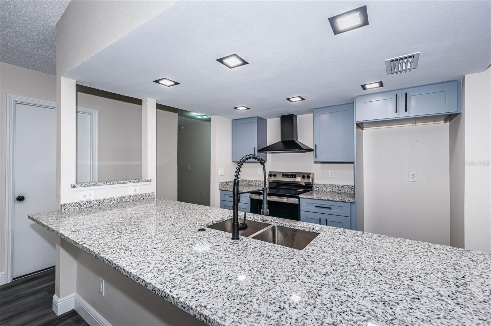 Image 17 of 43 For 10809 65th Way N