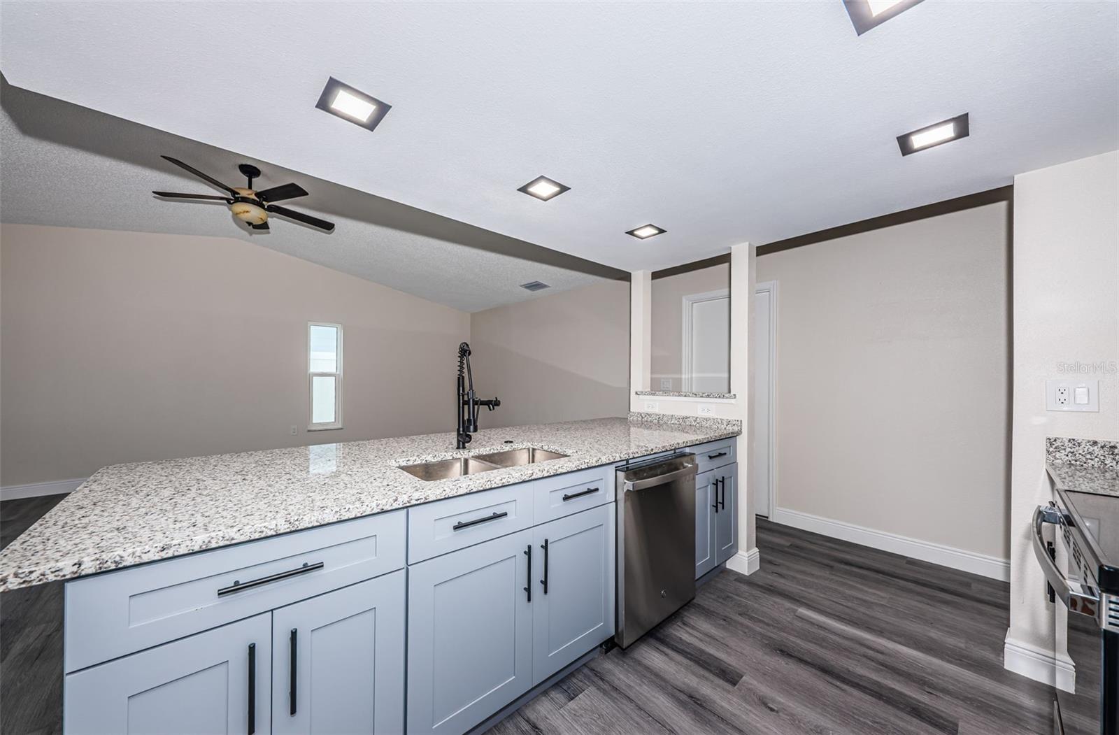 Image 19 of 43 For 10809 65th Way N