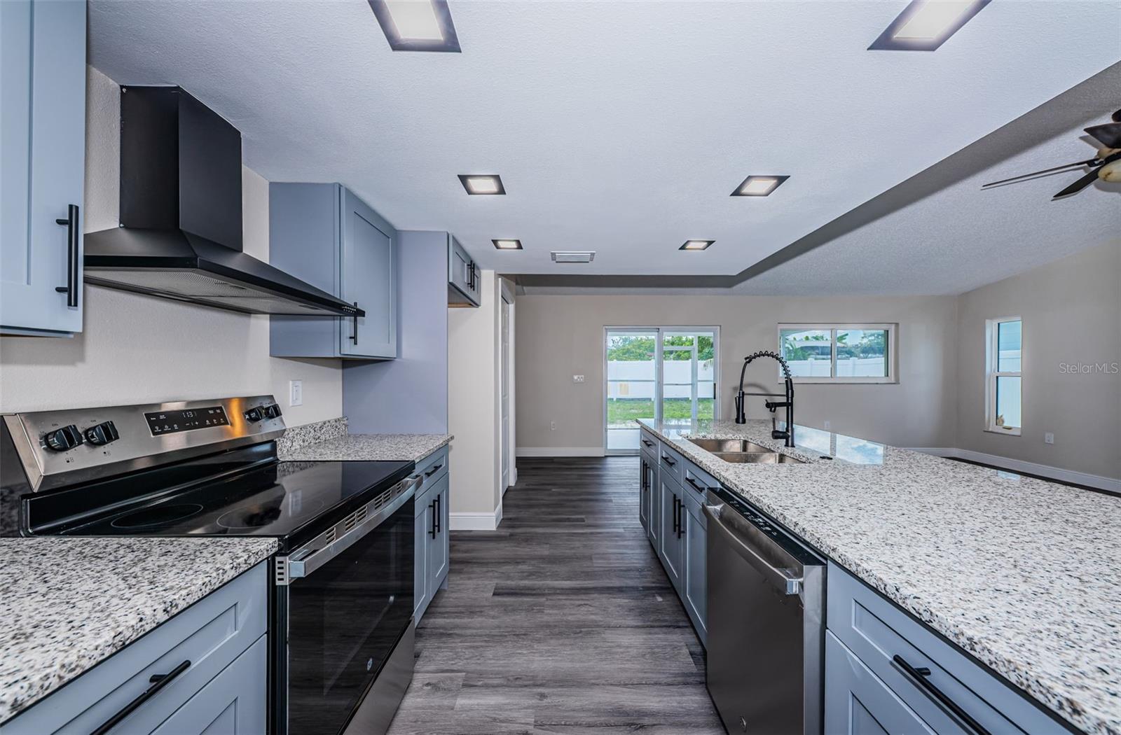 Image 21 of 43 For 10809 65th Way N