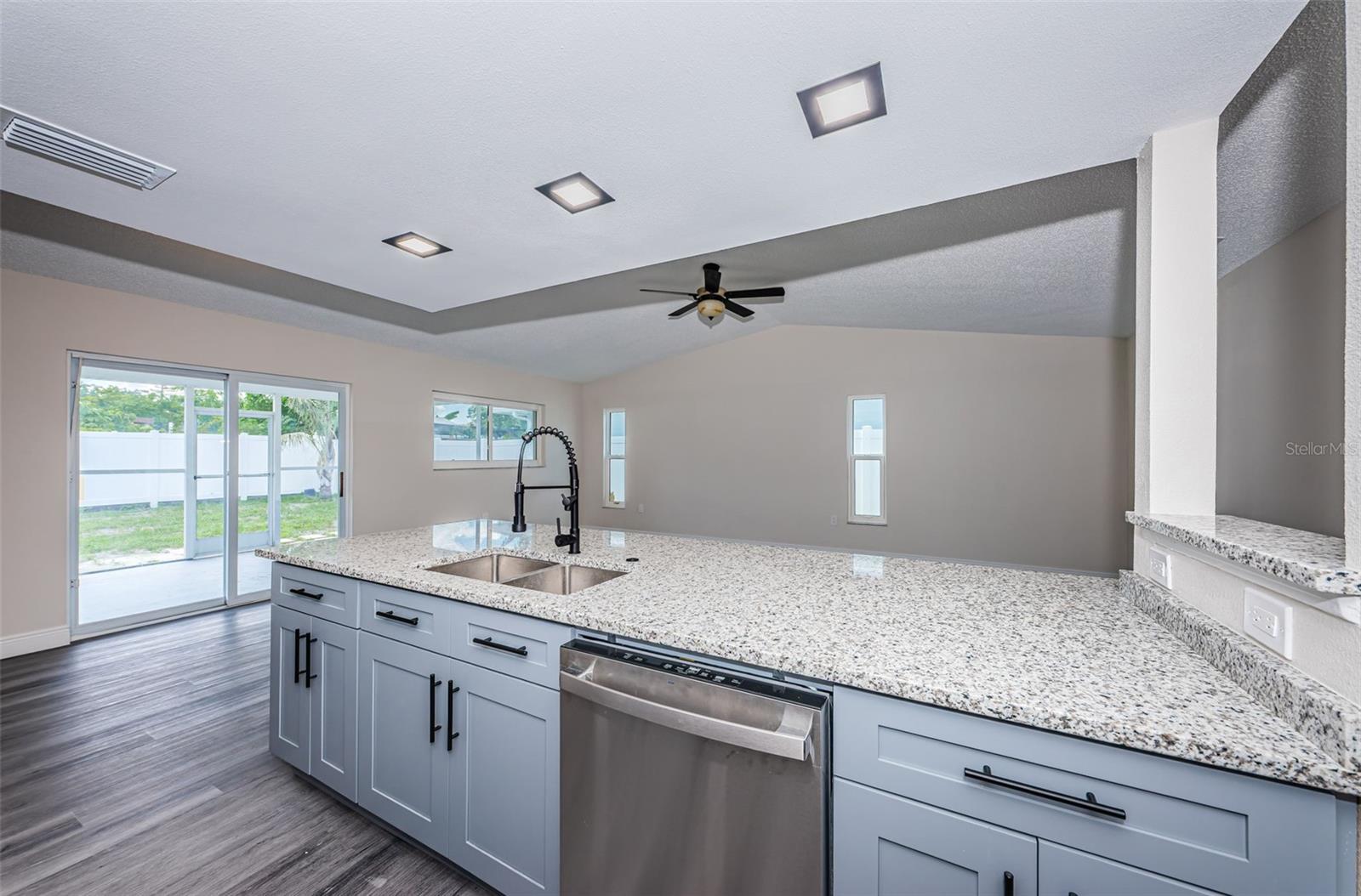 Image 22 of 43 For 10809 65th Way N