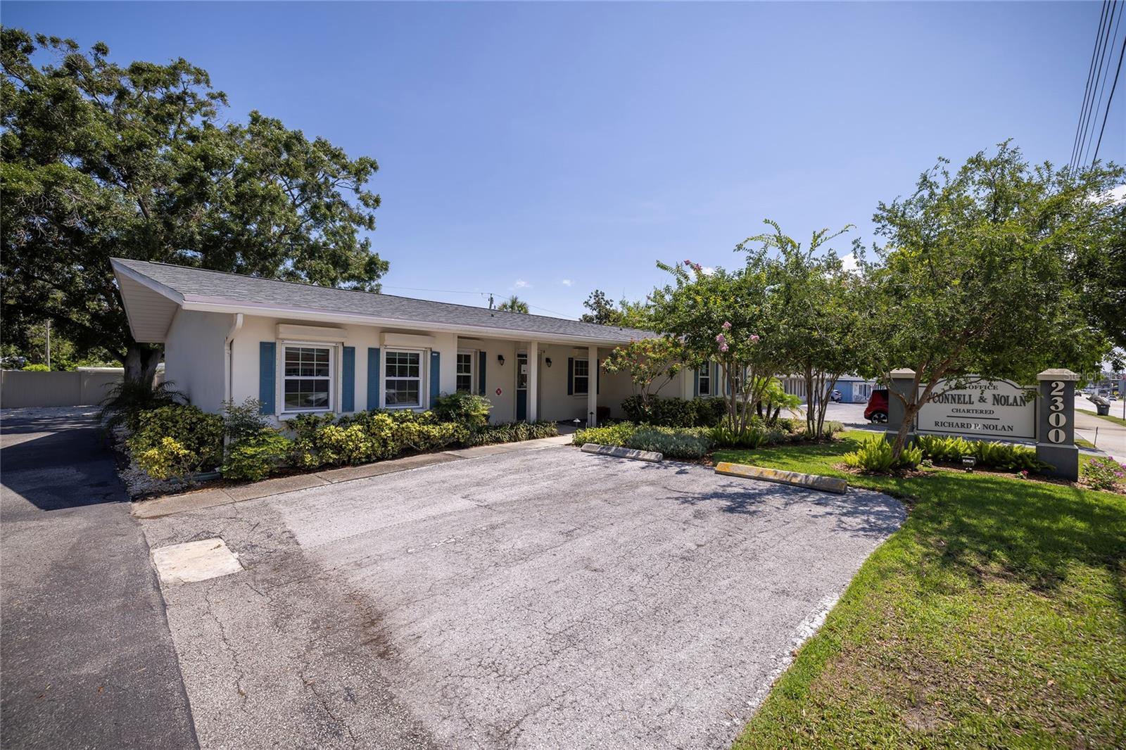 Image 27 of 39 For 2300 Bay Drive