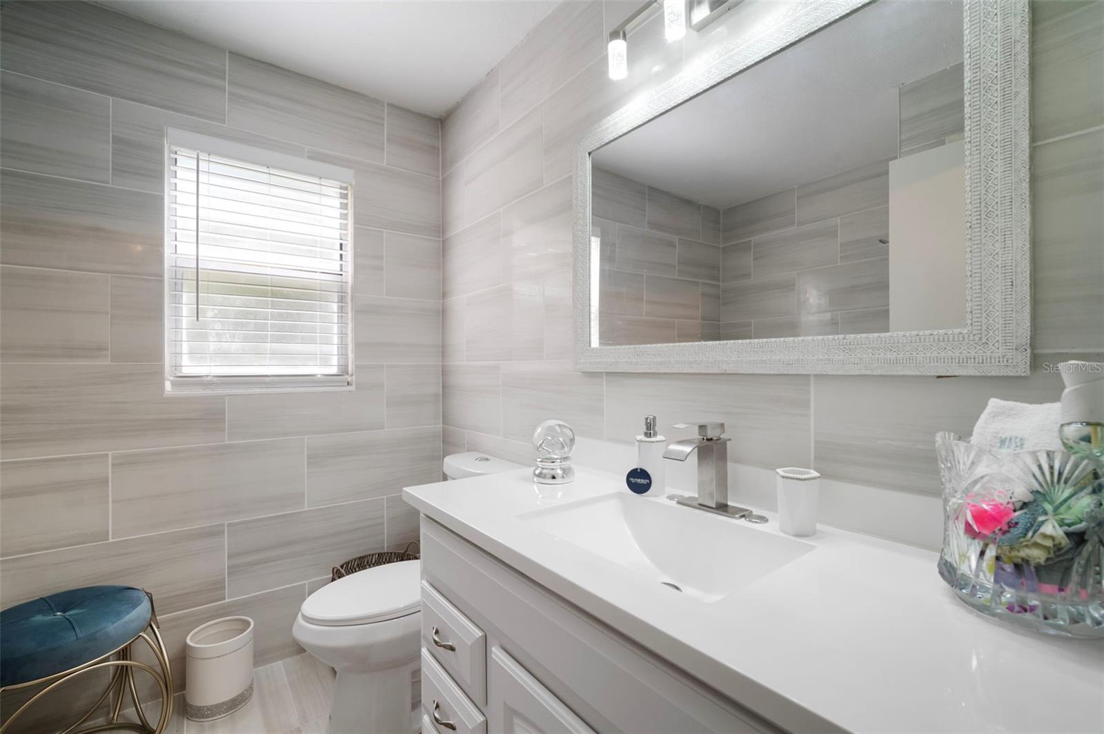 Listing photo id 18 for 13020 Sugar Creek Boulevard