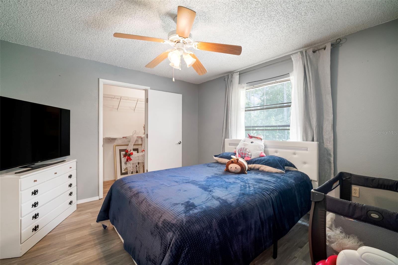 Listing photo id 24 for 13020 Sugar Creek Boulevard