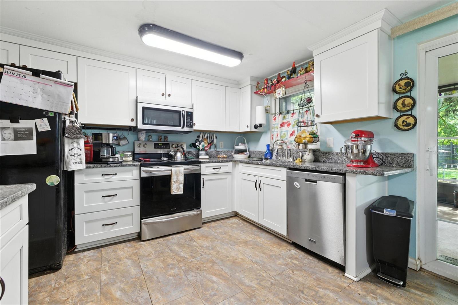 Listing photo id 4 for 4244 Ryals Road