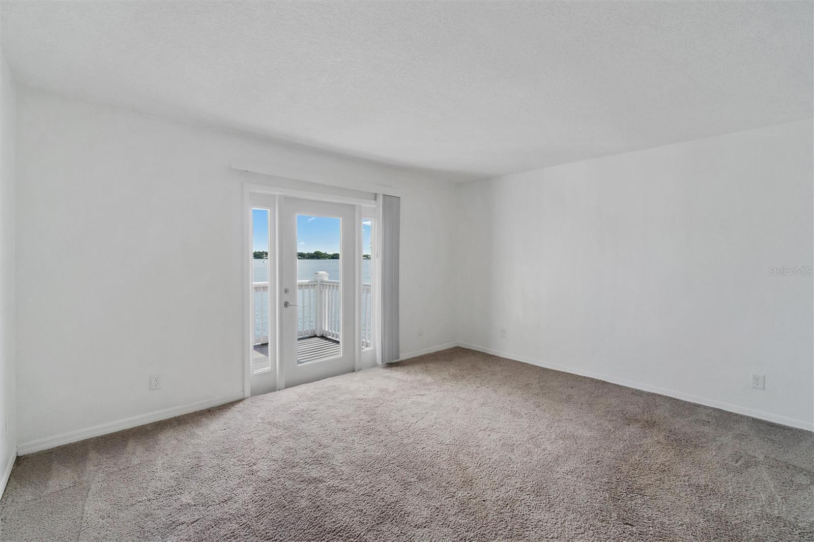 Image 15 of 32 For 165 Pompano Dr Se