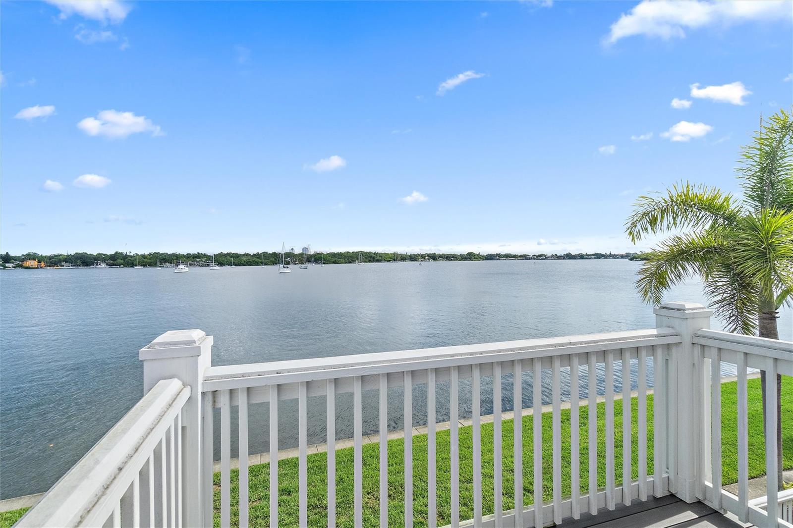 Image 17 of 32 For 165 Pompano Dr Se