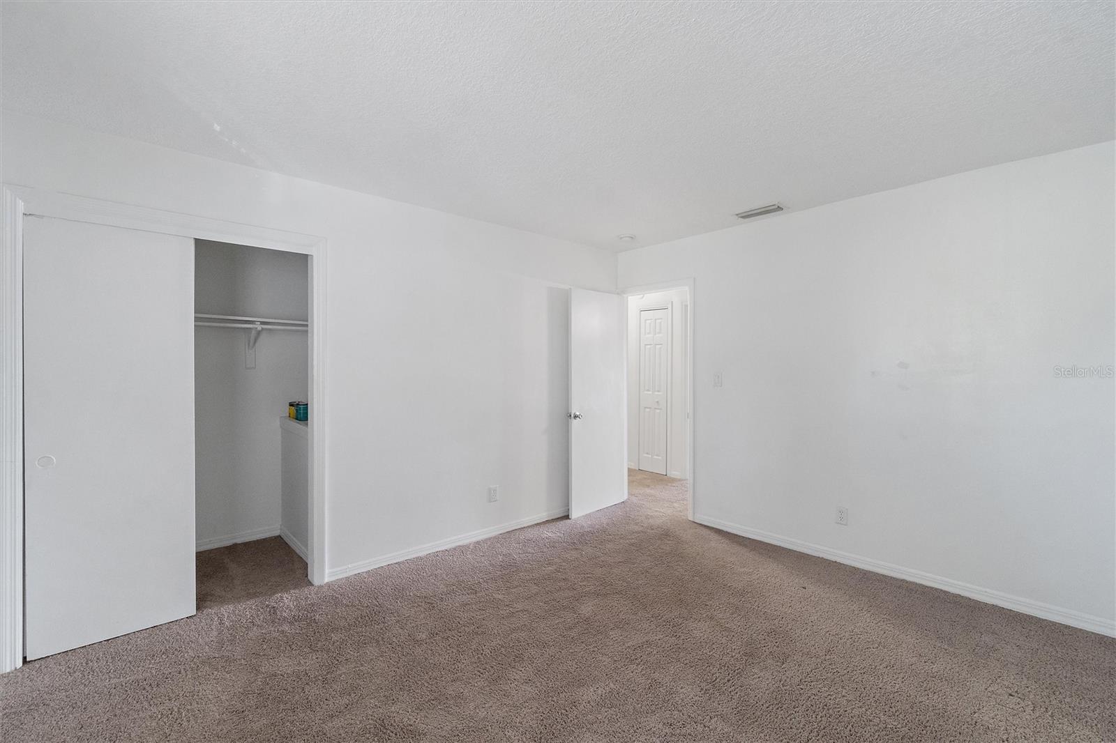 Image 21 of 32 For 165 Pompano Dr Se