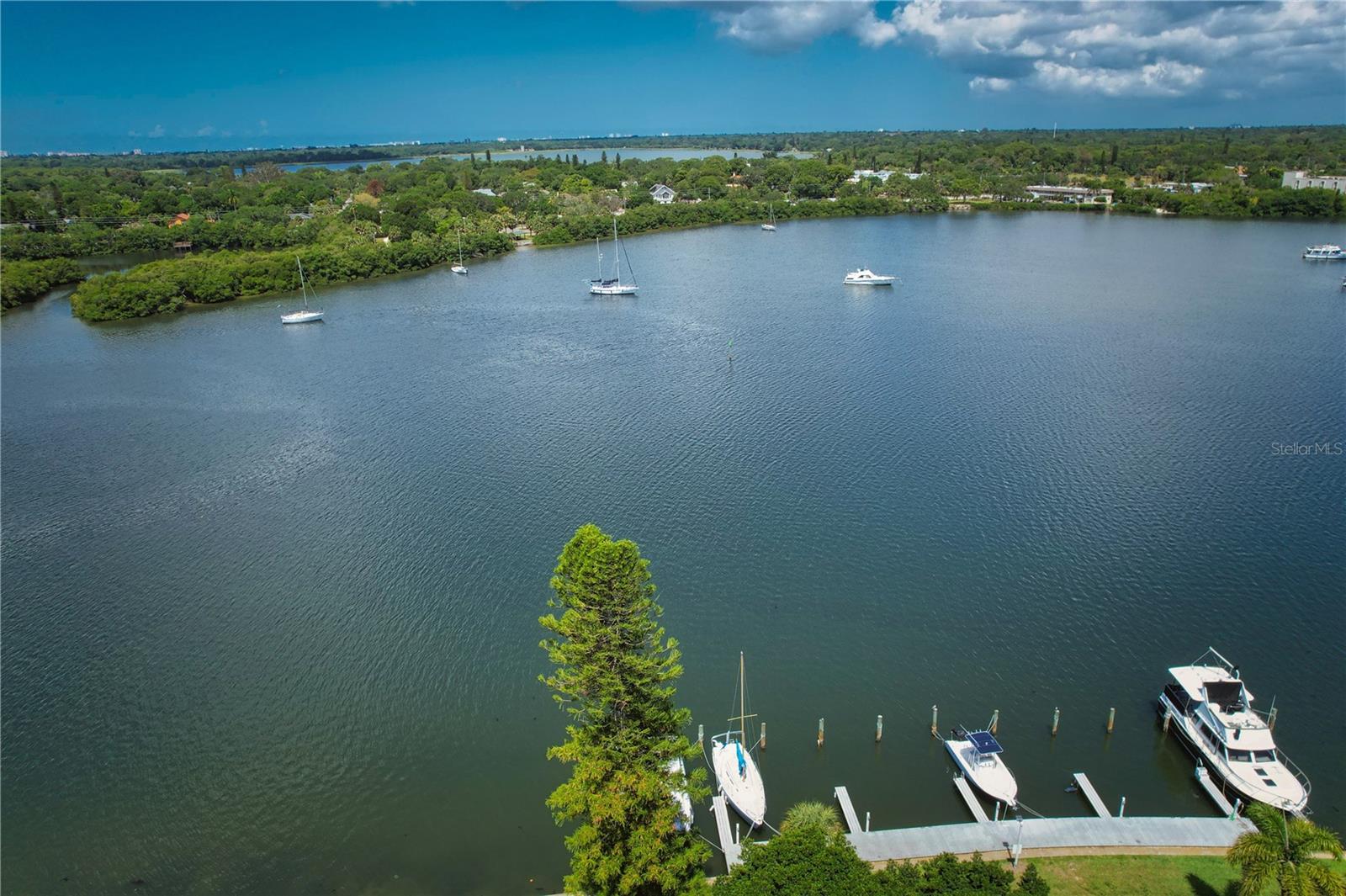 Image 30 of 32 For 165 Pompano Dr Se