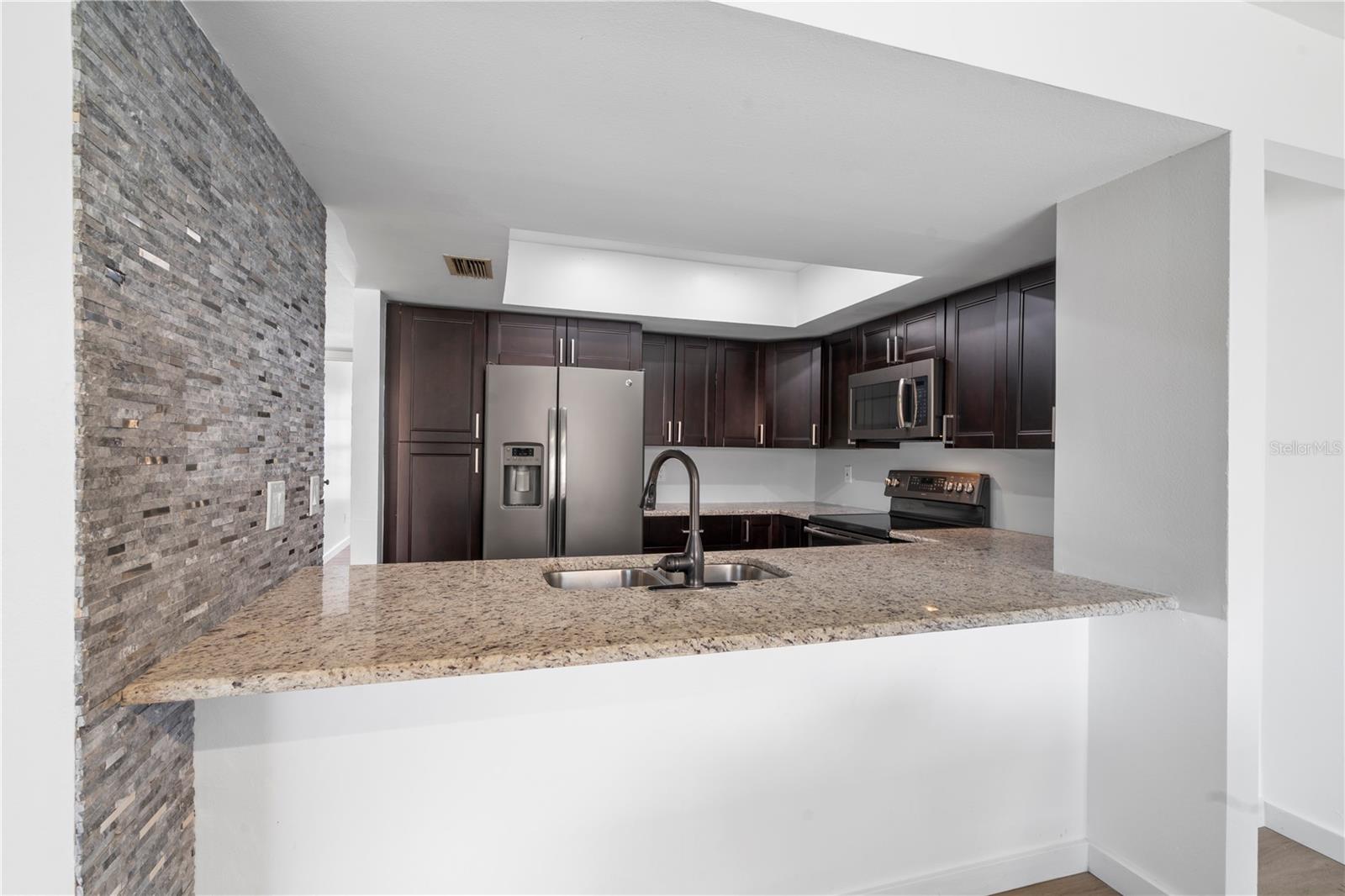 Image 18 of 54 For 5119 Puritan Circle 1125