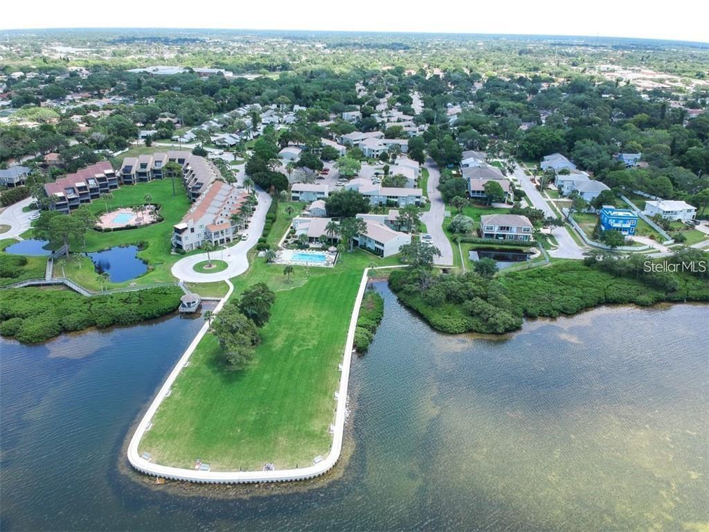 Image 11 of 14 For 17 Windrush Bay Drive 17